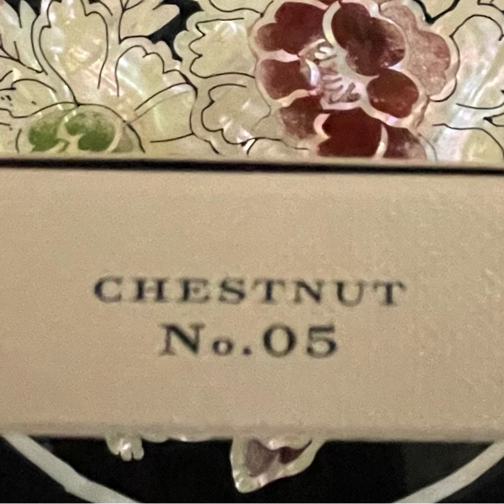 Burberry sheer eye shadow new in box #5 CHESTNUT - Picture 3 of 3